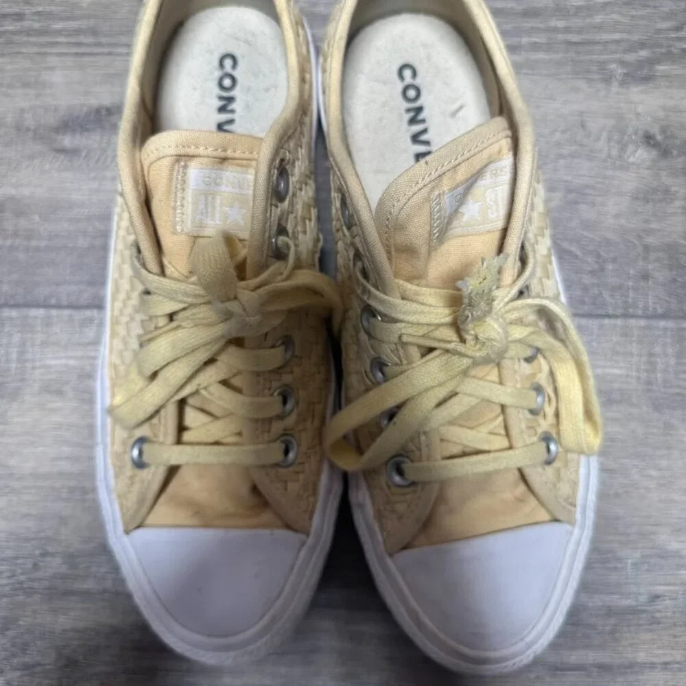 Converse Dream Weaver Pale Yellow Sneaker Women's Size 7.5